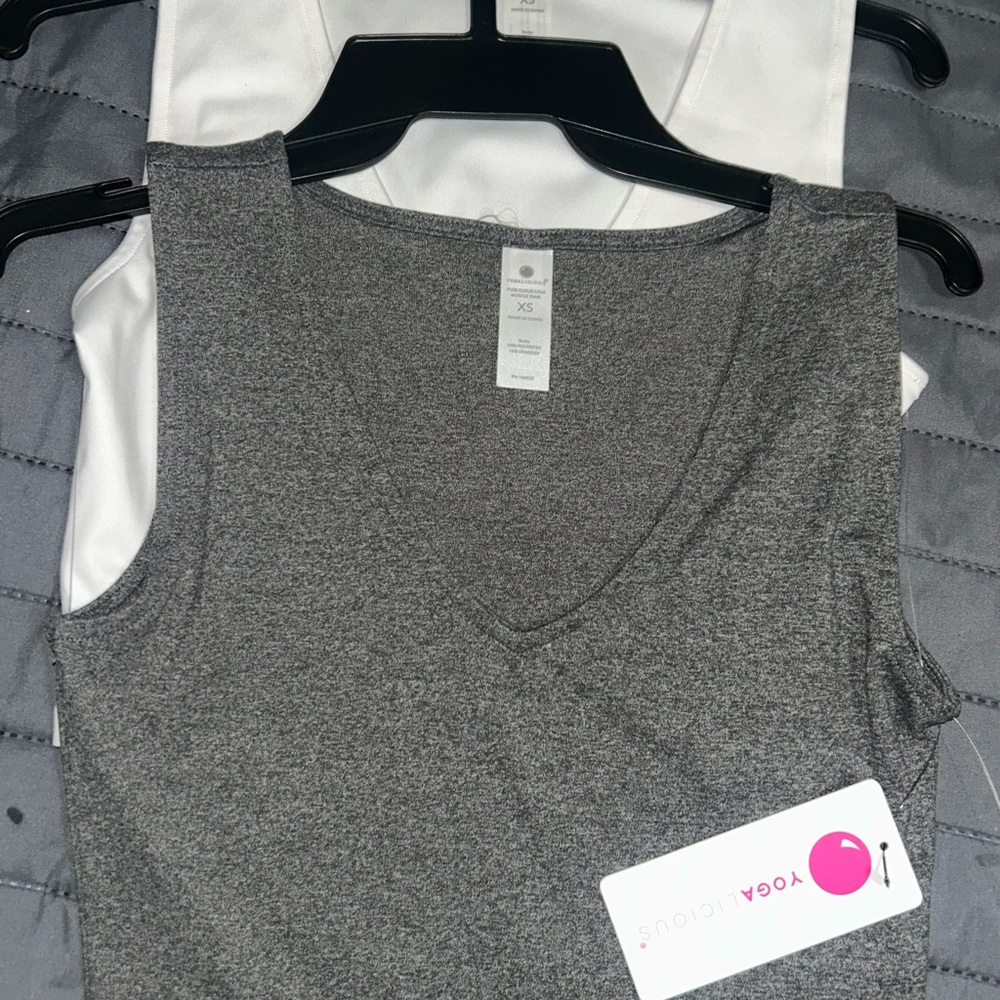 Yogalicious Women's Heather Gray V-Neck Tank Top